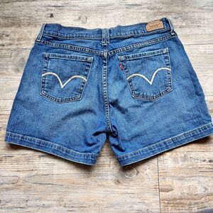 Levi’s 515 Denim Shorts Womens Size 8 Medium Wash Mid Rise Classic Y2K Sumer
